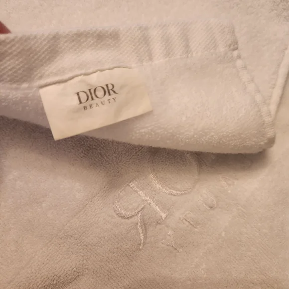 Dior VIP Mirrored Train Case With Towel And Headband Prestige 8x6x6 White Gold - Picture 3 of 16